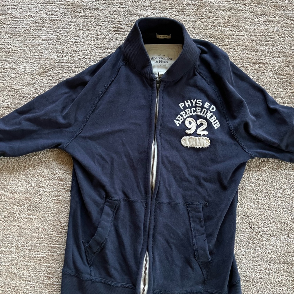Abercrombie and Fitch Sweatshirt 
Men’s size Medium
Never worn